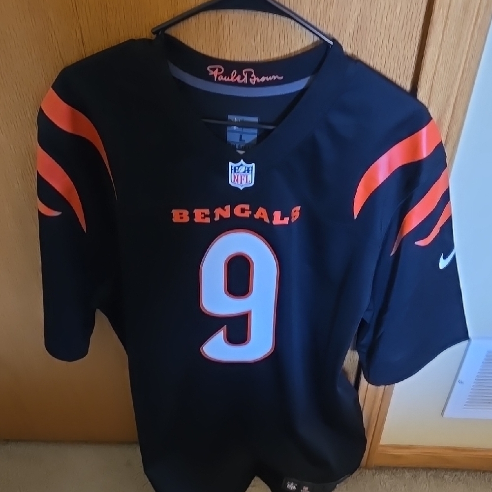 Joe Burrow Mens Jersey Large